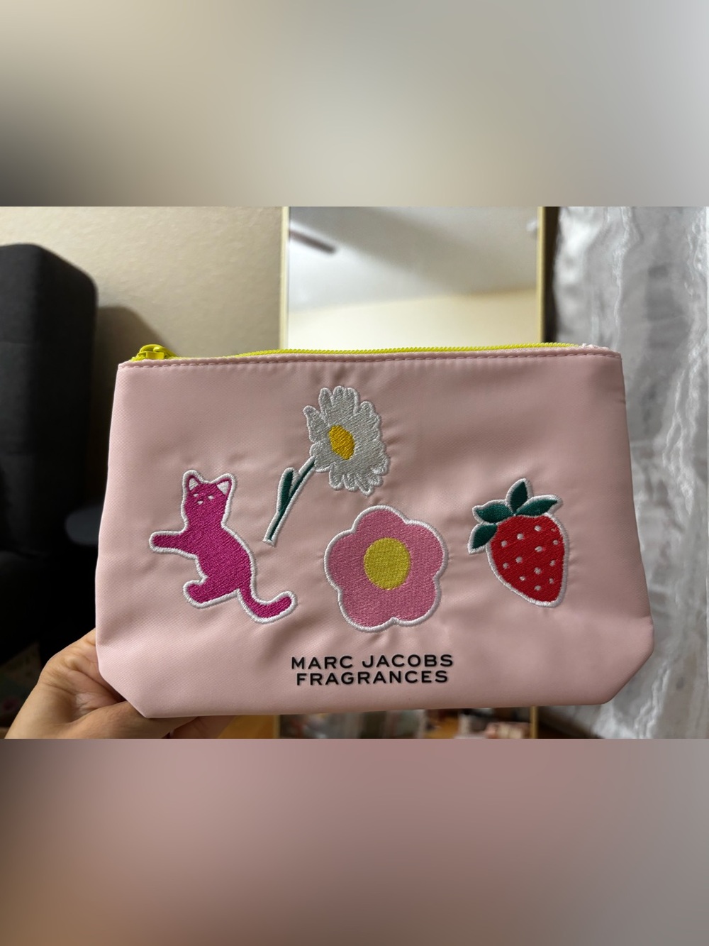 Marc Jacobs Pink Floral & Cat Patch makeup Pouch NEW - Picture 4 of 4